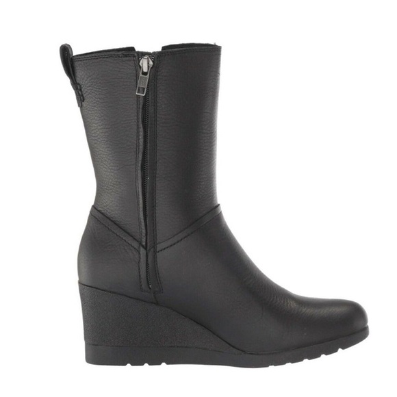ugg womens potrero waterproof leather wedge boots black